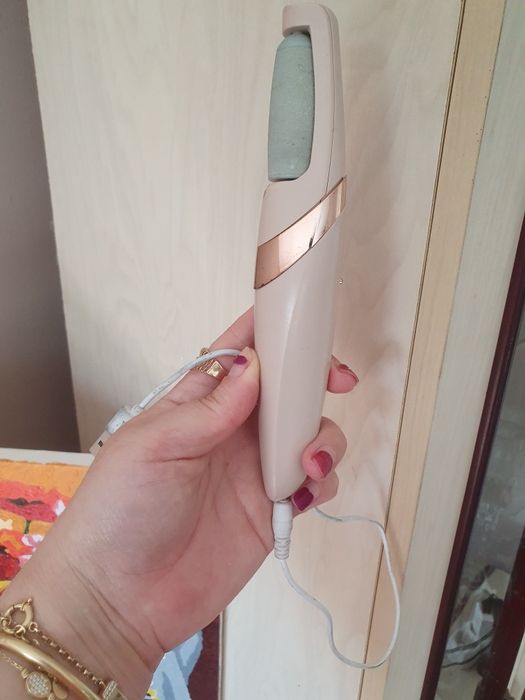 Здравейте, продавам уред който почиства пети