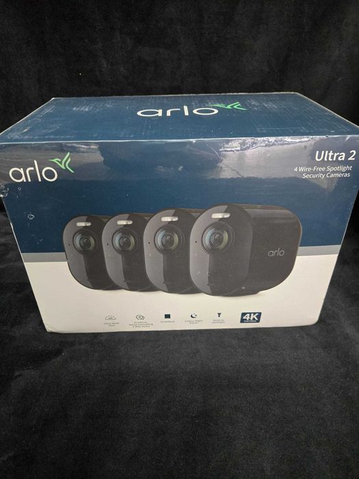4 camere de supraveghere Arlo Ultra 2 Wire-Free Spotlight