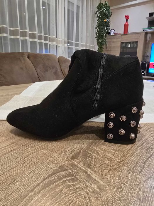 Ботуши/чисто нови/ - велур