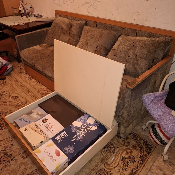 Диван раздвижной 2-х местный