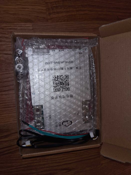 JK BMS 200A JK-B2A8S20P - система за управление на литиеви батерии.