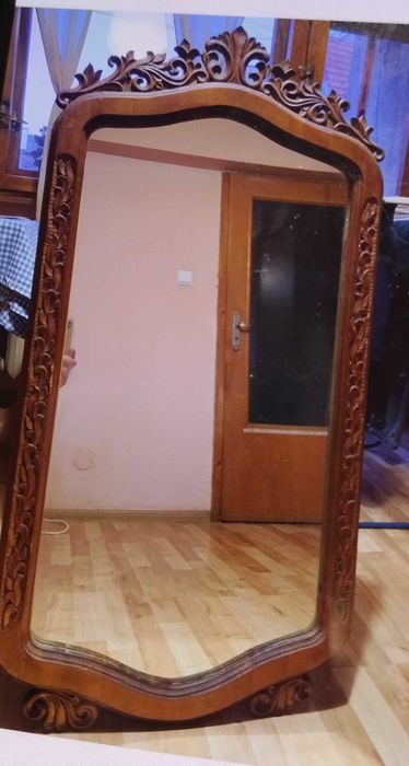Старо огледало, дърворезба