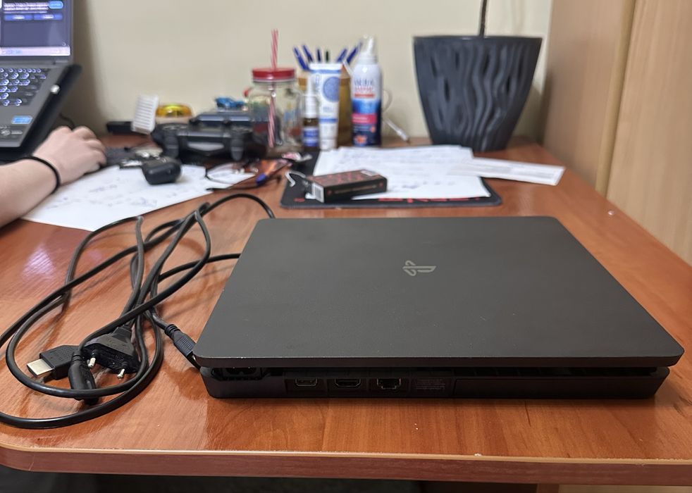 Playstation 4 slim