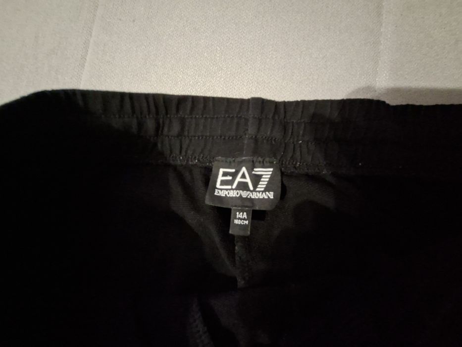 Оригинален анцуг Ea7