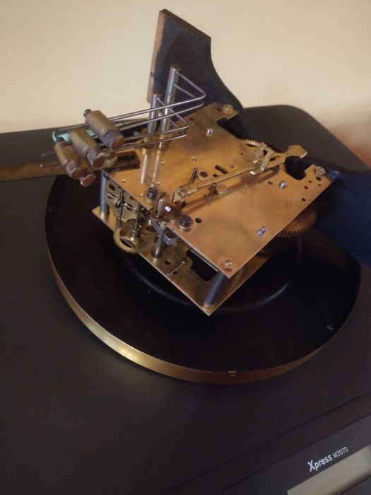 pendula perete  din 1927  Gustav Becker