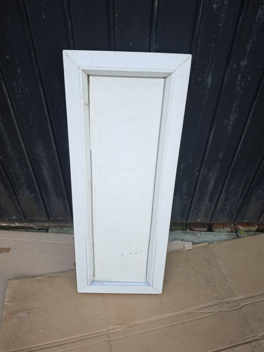 Geamuri termopan simple, doar sticla fara rama și toc.