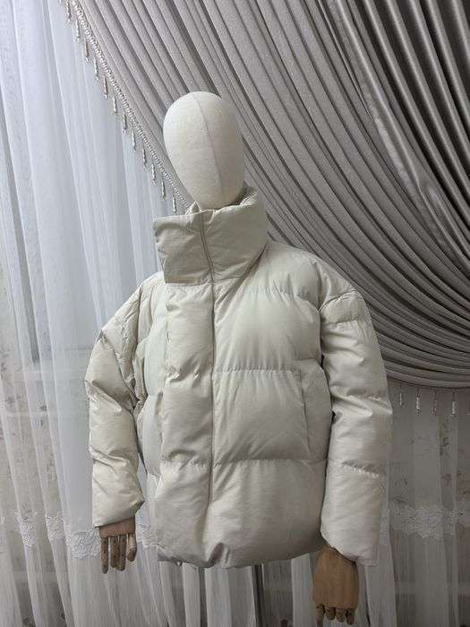 Куртка сатылады.