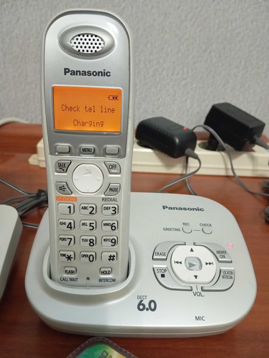 Продам радиотелефон PANASONIC три трубки на один телефонный номер.