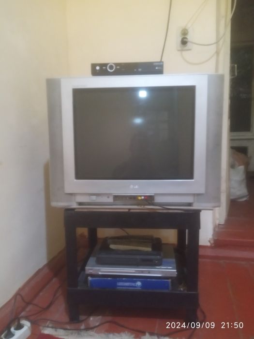 Eski televizor madel el ji 2ta dona .super