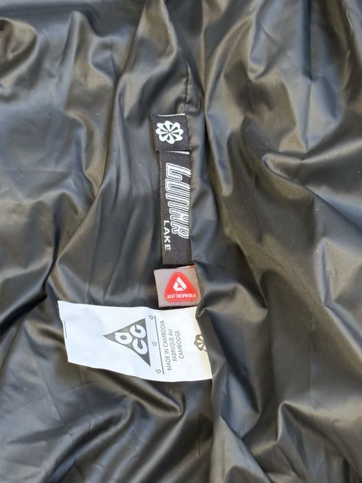 Продаю куртку найк