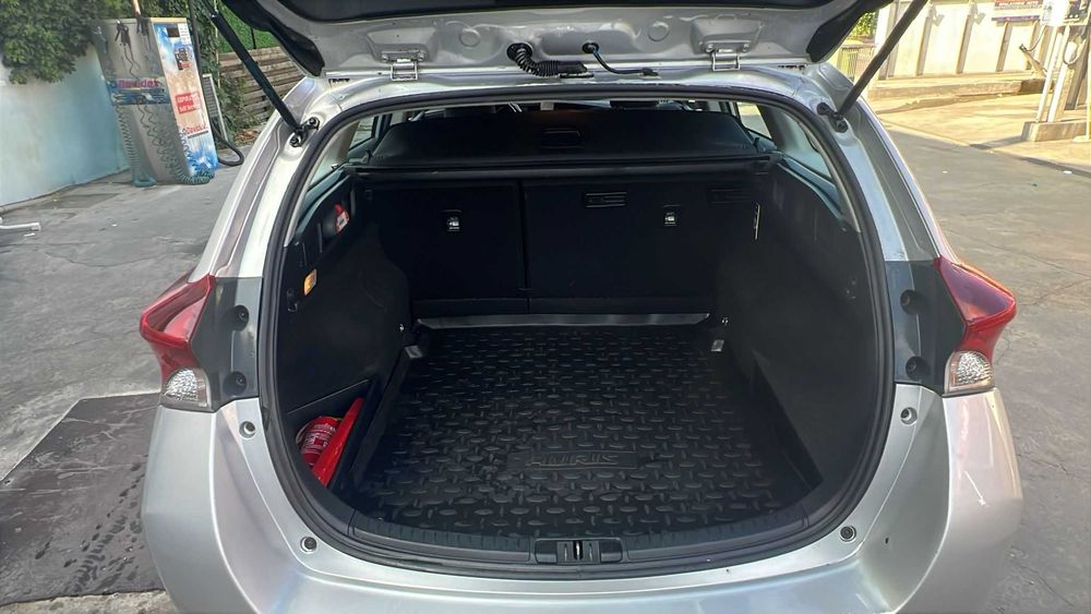 Închirie/Rămânere Toyota Auris/C-HR 2019 hybrid+GPL automată UBER BOLT