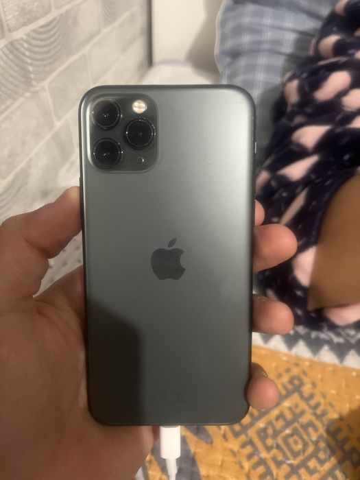 Iphone 11 pro продается
