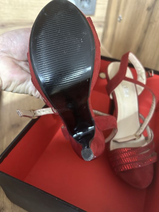 Босоножки, 37 размера