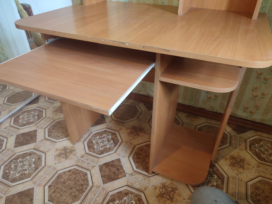 Компьютерный столик