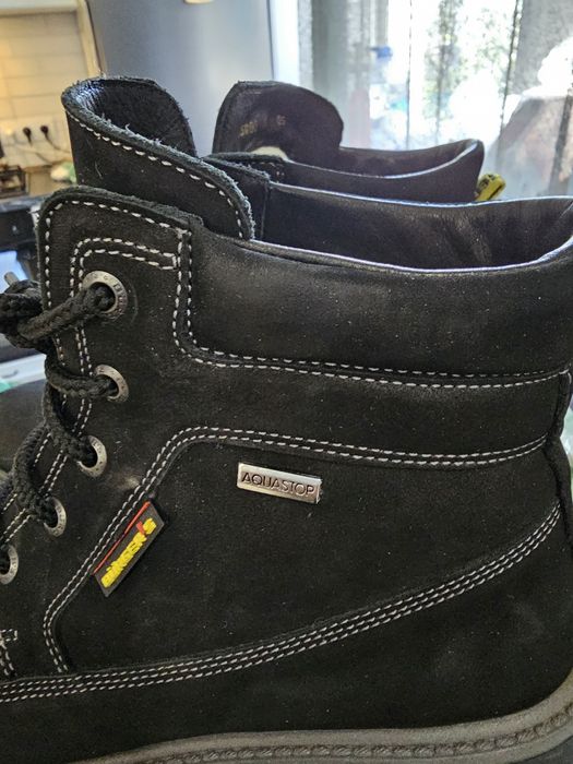 Продам зимние ботинки