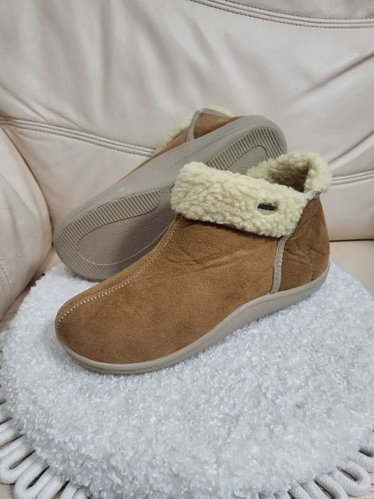 Нови дамски пантофи камел - 37 номер