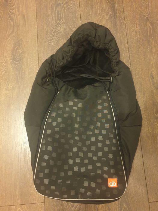 Зимно бебешко чувалче за количка