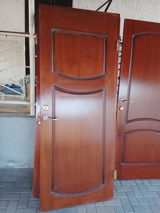 Дверь дерево, межкомнатные 80×200 с коробкой обаличниками навесами 7 ш