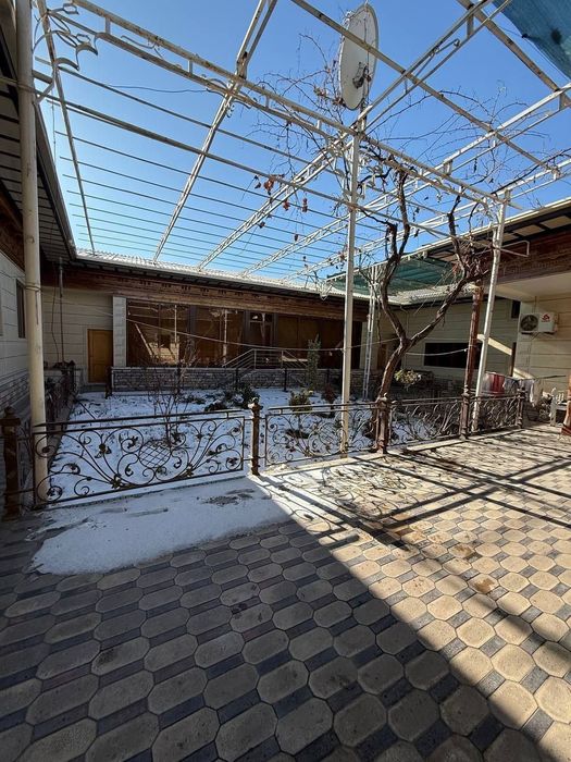 Ховли уй сотилади