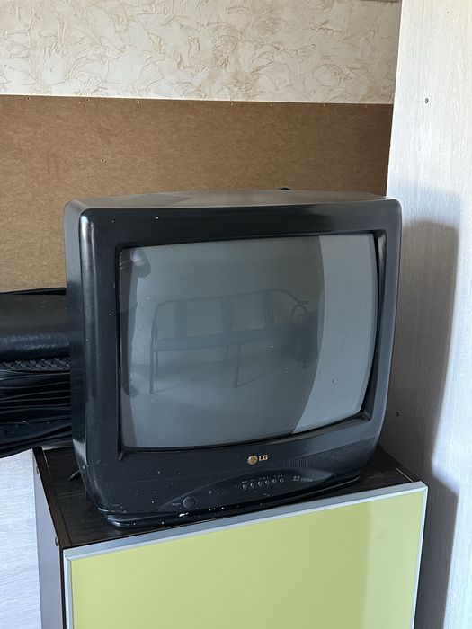Продам телевизор LG