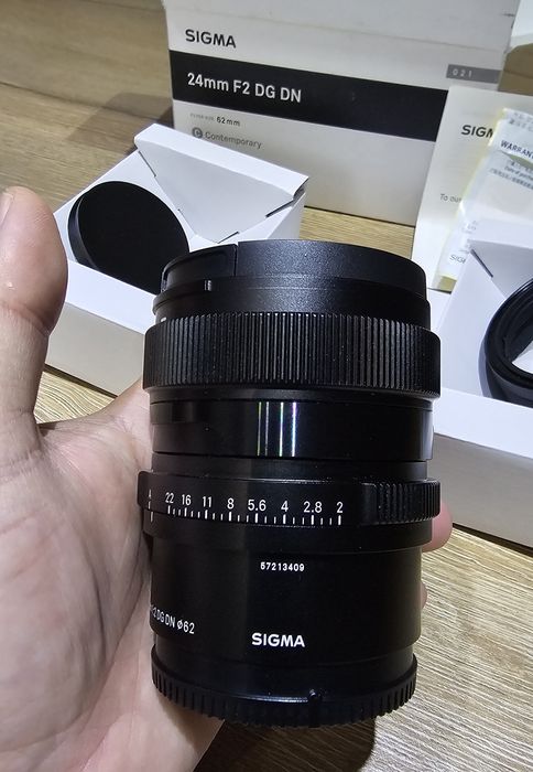 Sigma 24 mm f2 sony fe schimb sony zv e10