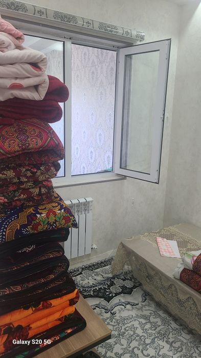 СРОЧНО !! ПРОДАЁТСЯ Квартира в Яшнабаде 75 кв/м 4x комнатная дубовой