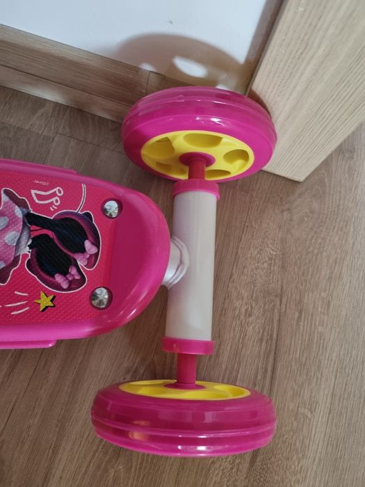 Tricicleta Minnie nouă
