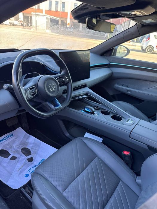 Zeekr 001 2025 — 2