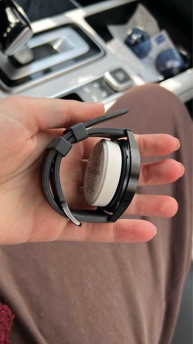 Часы наручные , электронные