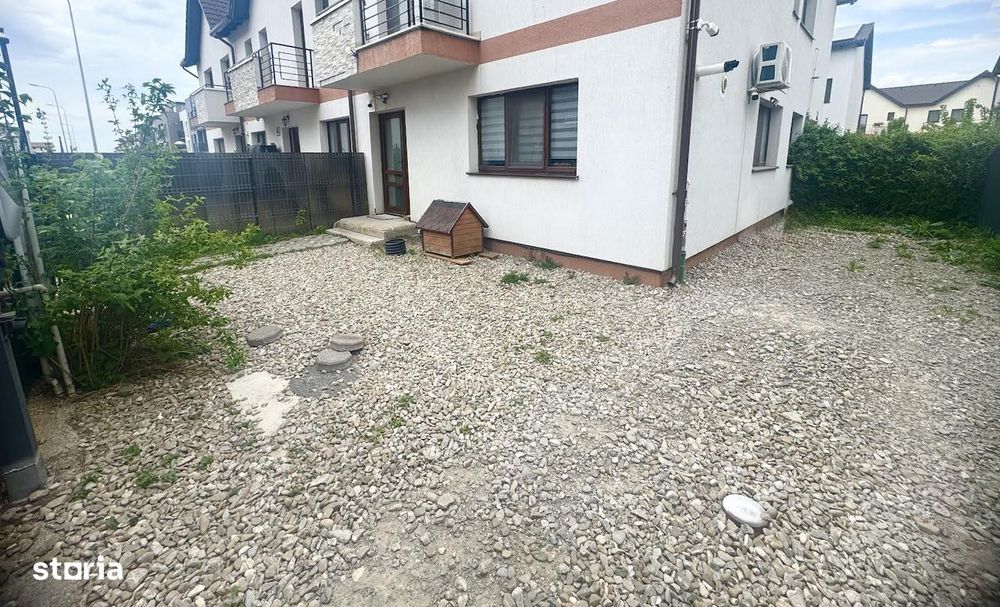 Apartament tip casa si curte privata 75 mp | 2 camere | parcare
