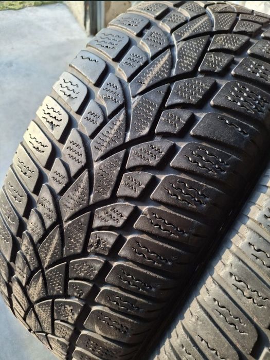 2 Anvelope  de iarnă  215 60 r16 Dunlop