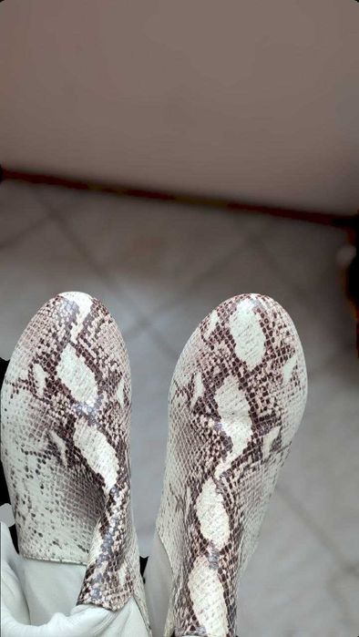 Кожени ботуши Bate 38.5 млечен цвят с вложки от змийска кожа