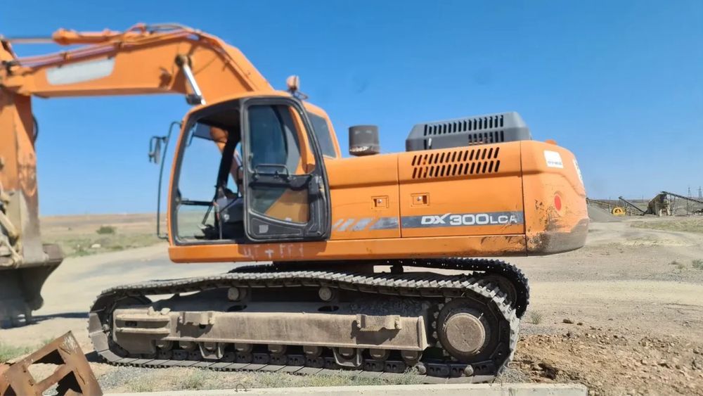 Эксковатор Doosan Dx300