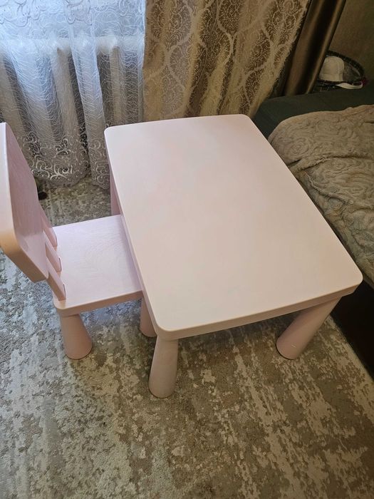 Продам детский столик + стул икеа