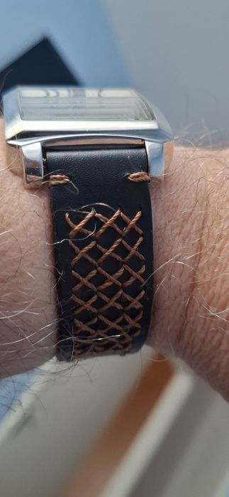 FESTINA ceas de mînă bărbătesc cu baterie si curea din piele.