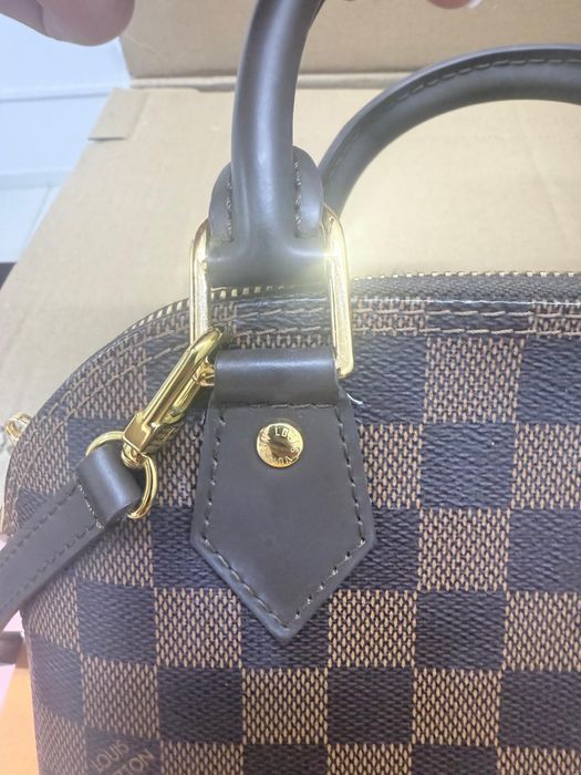 Vand geanta louis vuitton alma bb