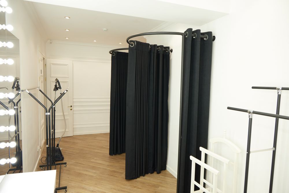 Продаем гримерную штора и каркас цена за 1 шт в сборе