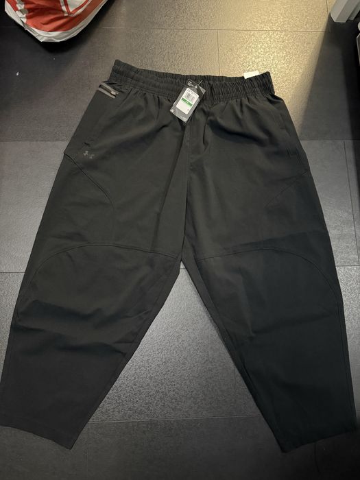 UNDER ARMOUR , размер Л , потуресто