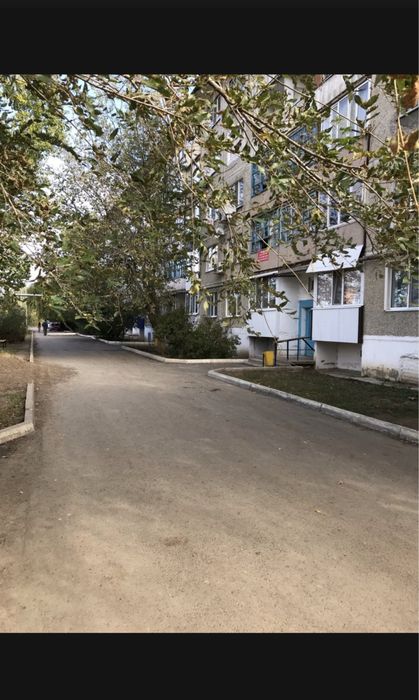 Продаеться 2 ком кв с Магазином деркул