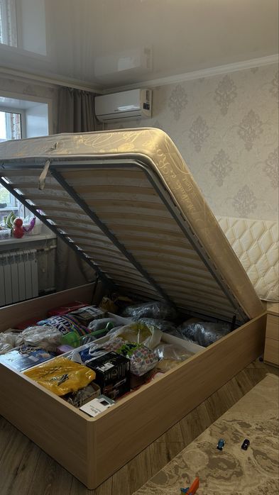 Кровать двуспальная