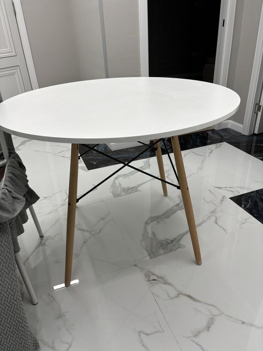 Продам кухонный круглый стол