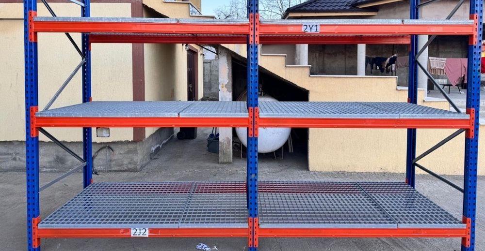 Rafturi metalice depozitare marfa