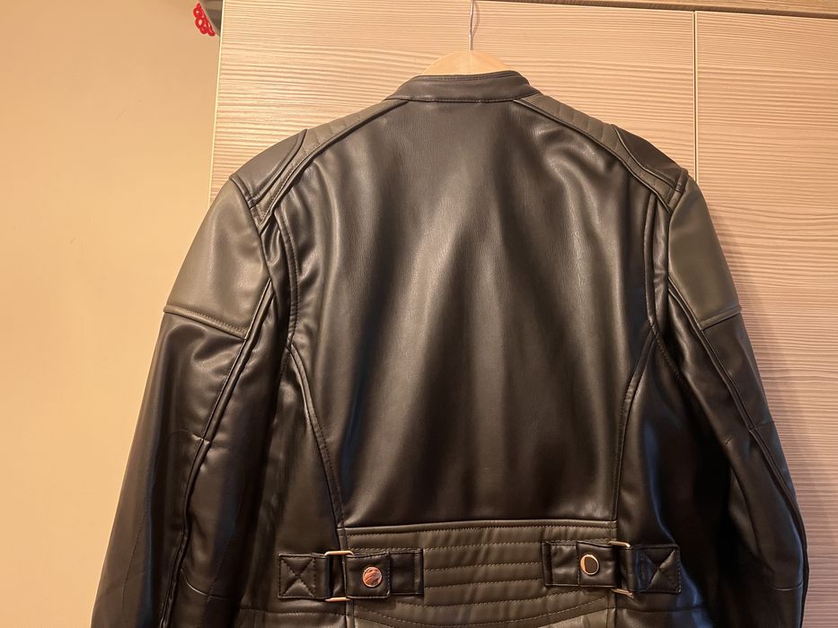 Vand geaca de piele nouă marimea S Zara