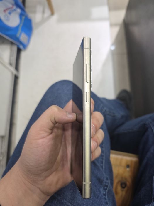 S24 Ultra 12/256 sotiladi