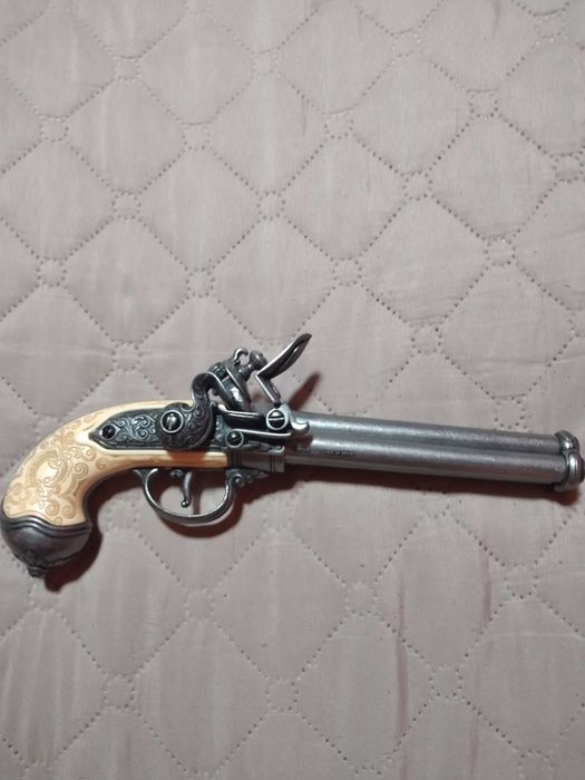 Пистолет (реплика)