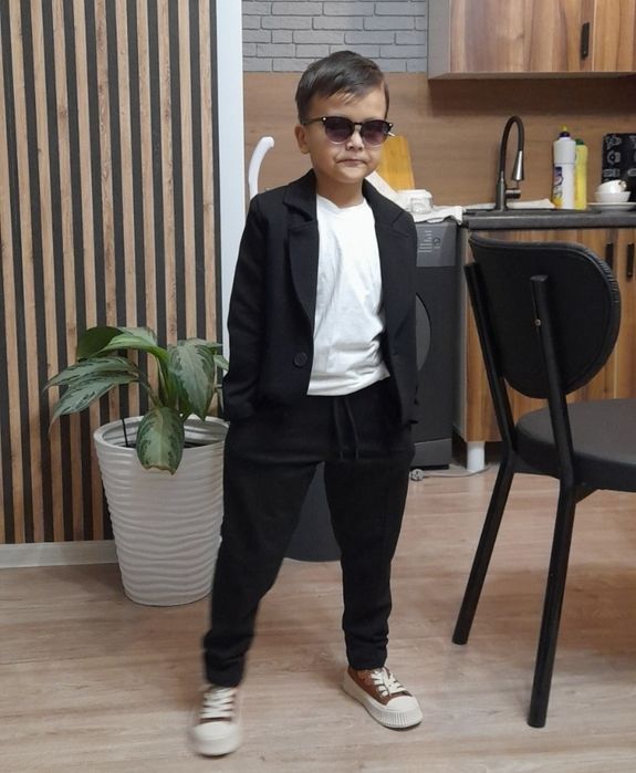 Костюм тройка 10000т