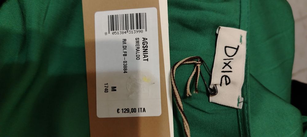 Продавам 2 дълги копринени  рокли