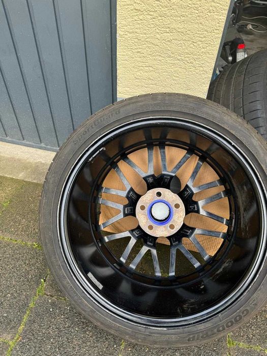 Vând jante R18 Oxigin Negre