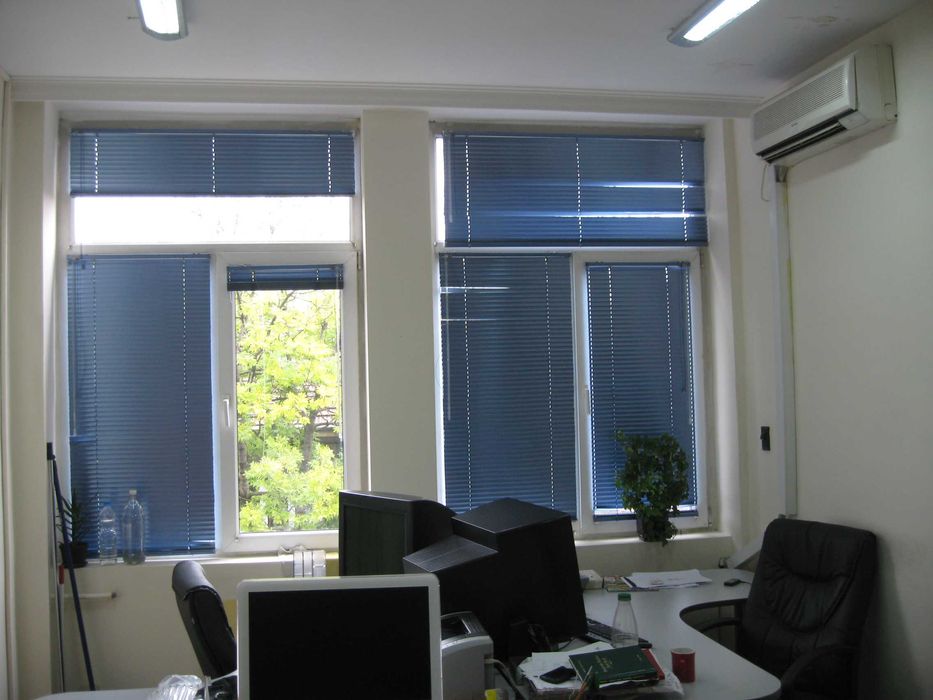 Дава се под наем Офис в София, Център - 100 кв.м за 8 € - Снимка #1