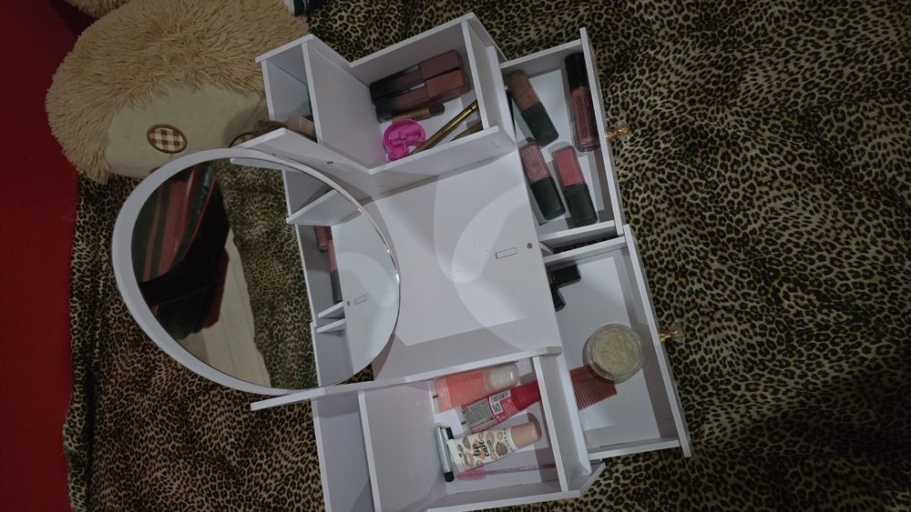 Огранайзер за гримове